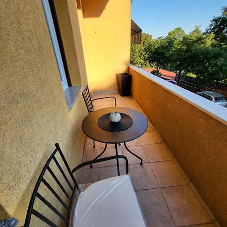 Rijeka Apartment With Free Parking And Large Balcony Exteriör bild