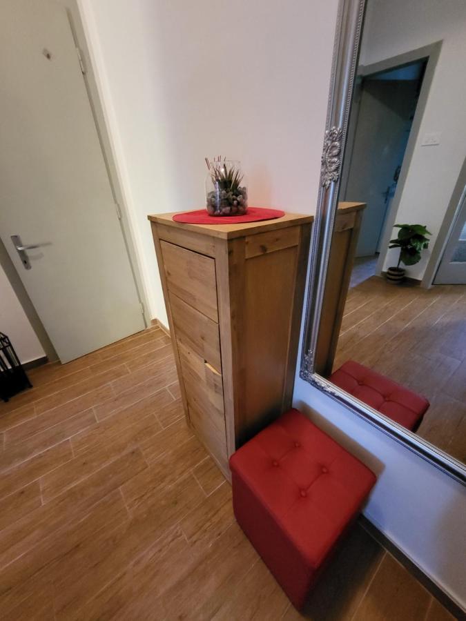 With Free Parking And Large Balcony Apartment
